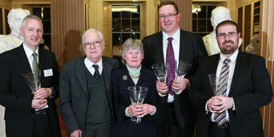 M 101119 Award shower for scientists