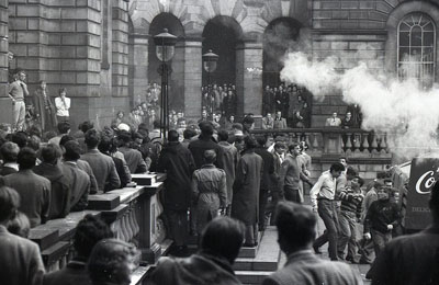 Old College quad rectorial battle Crowds in Old College quad in the 1920s