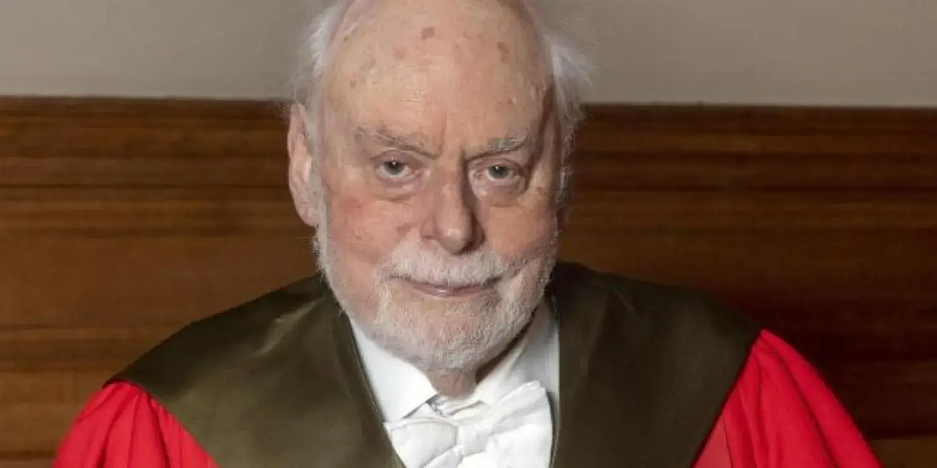 Professor Sir Fraser Stoddart receives an honorary degree from the University of Edinburgh