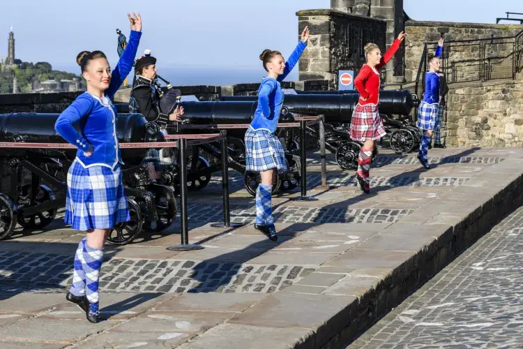 Graduation celebrations at Edinburgh Castle 3