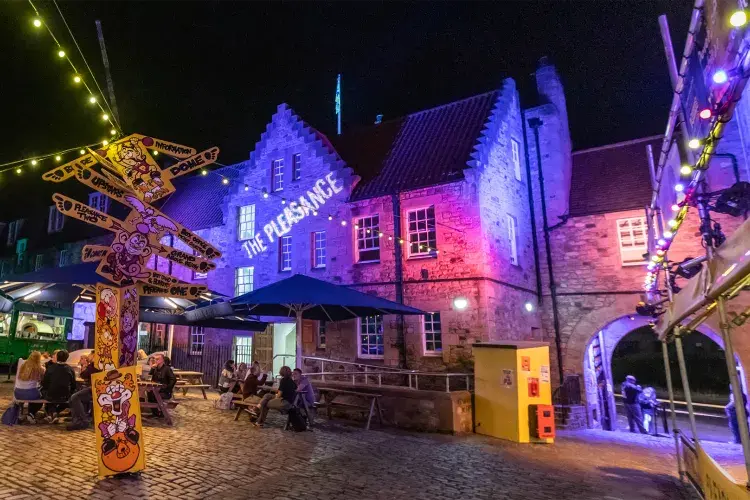 festivals pleasance courtyard 