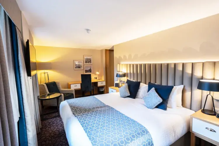 Salisbury Hotel and Bistro